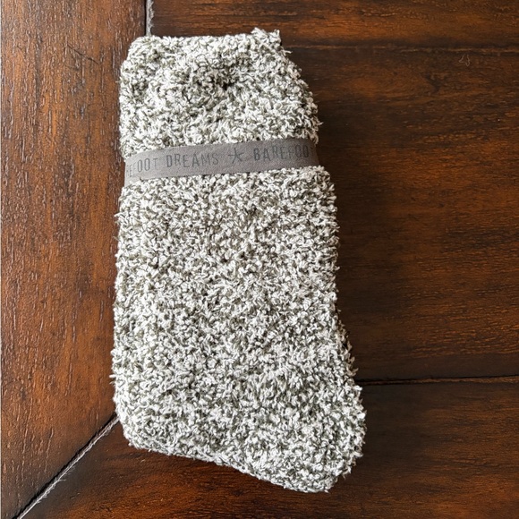 Barefoot Dreams CozyChic Heathered Socks~ Olive Green - Picture 2 of 4